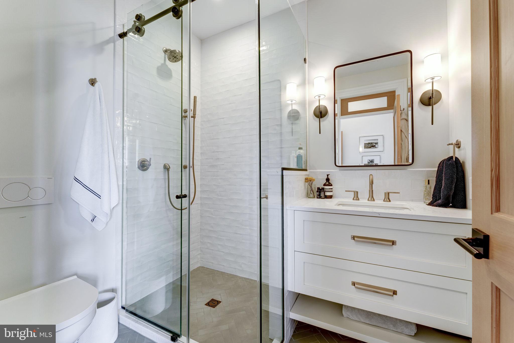 LOGAN CIRCLE - Residential