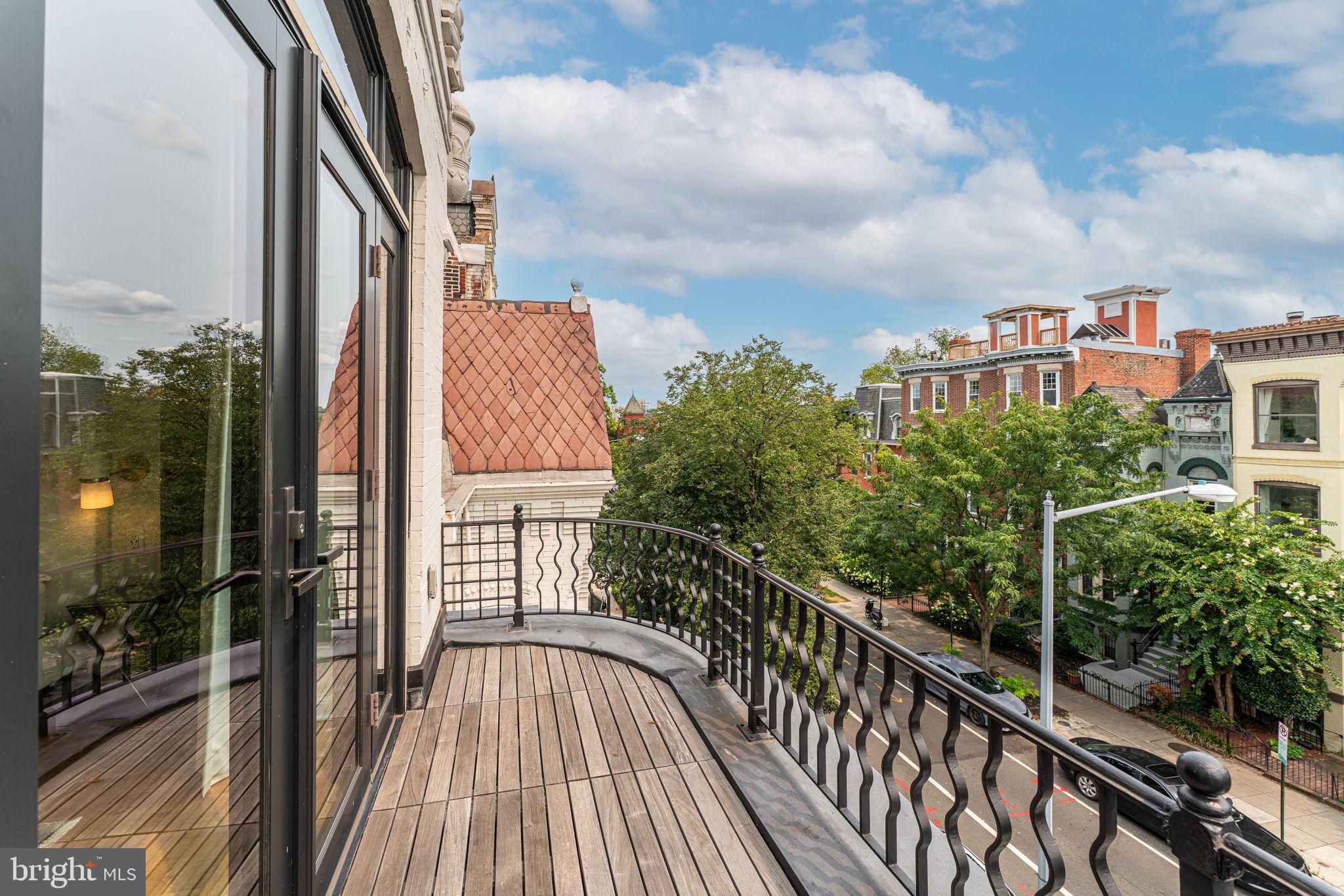 LOGAN CIRCLE - Residential