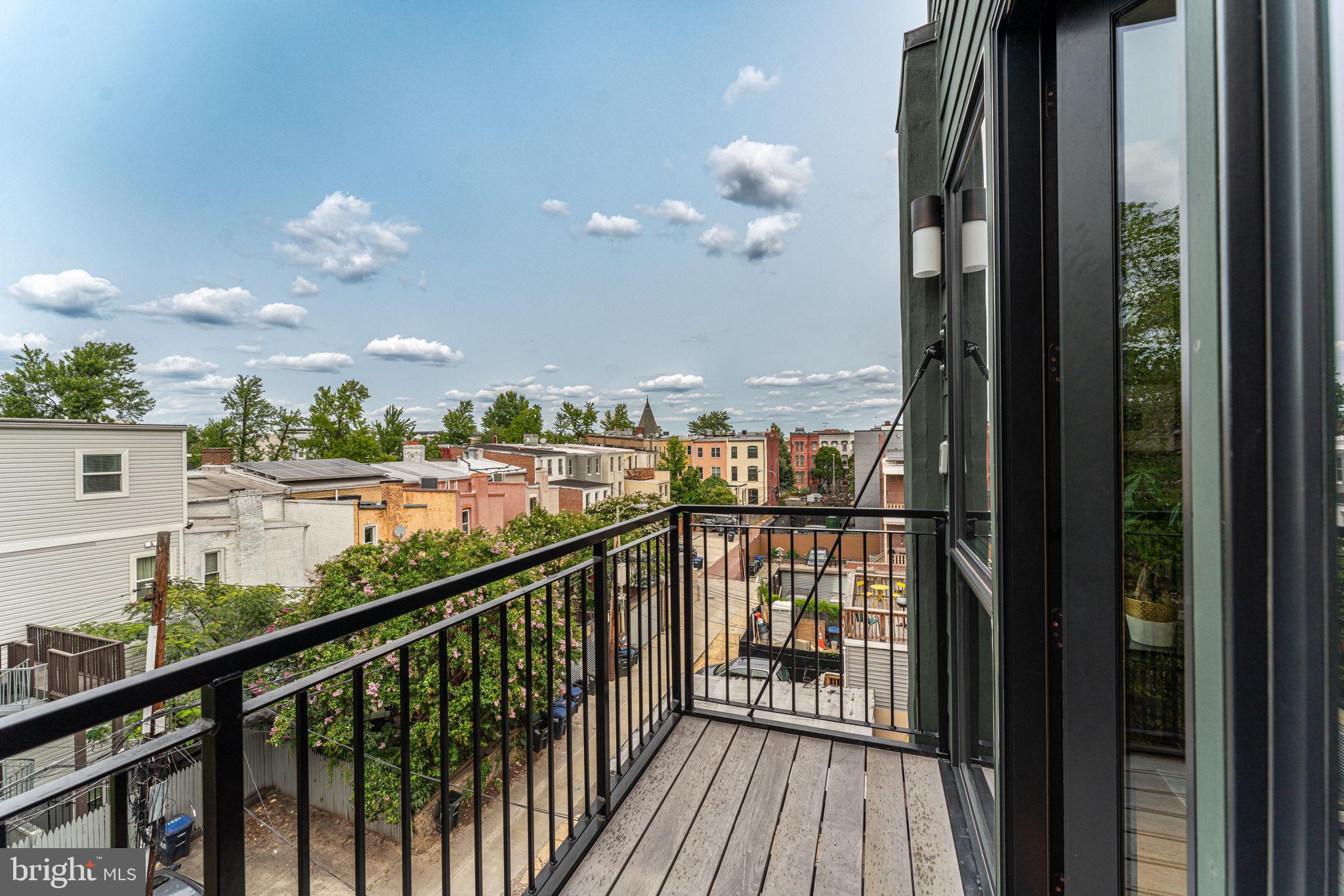LOGAN CIRCLE - Residential