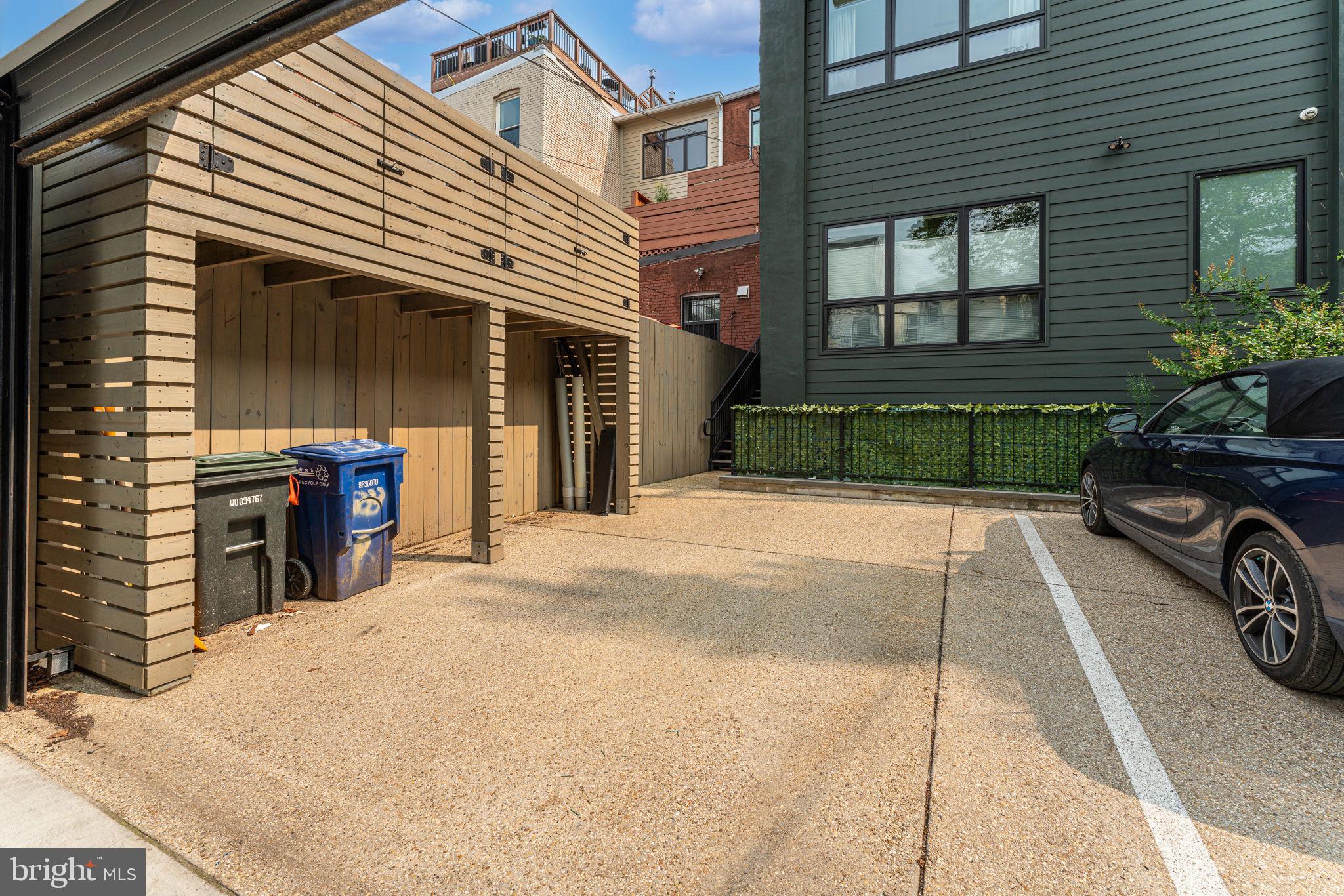 LOGAN CIRCLE - Residential