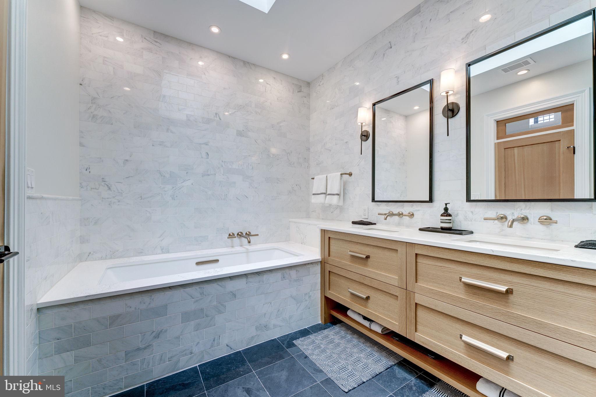 LOGAN CIRCLE - Residential