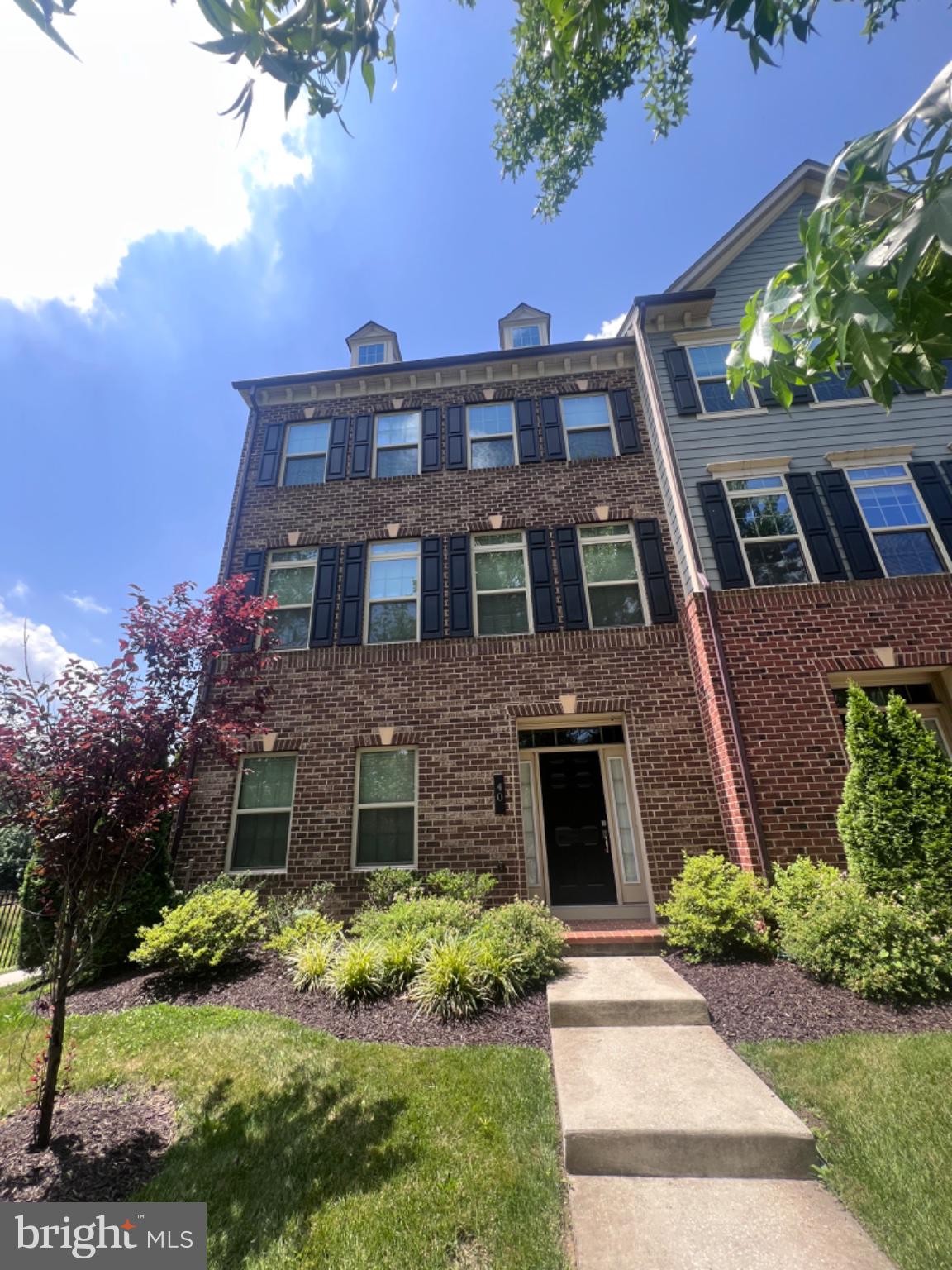 SUBURBAN GREENE - Residential
