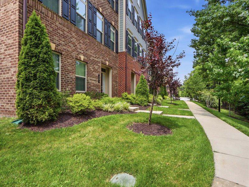 SUBURBAN GREENE - Residential