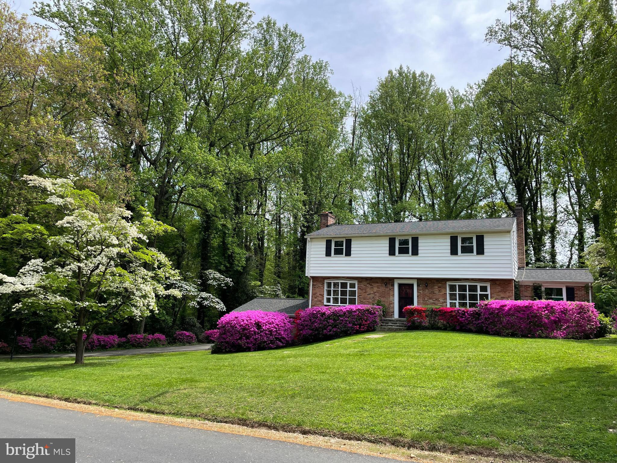 RIDGE MANOR - Residential