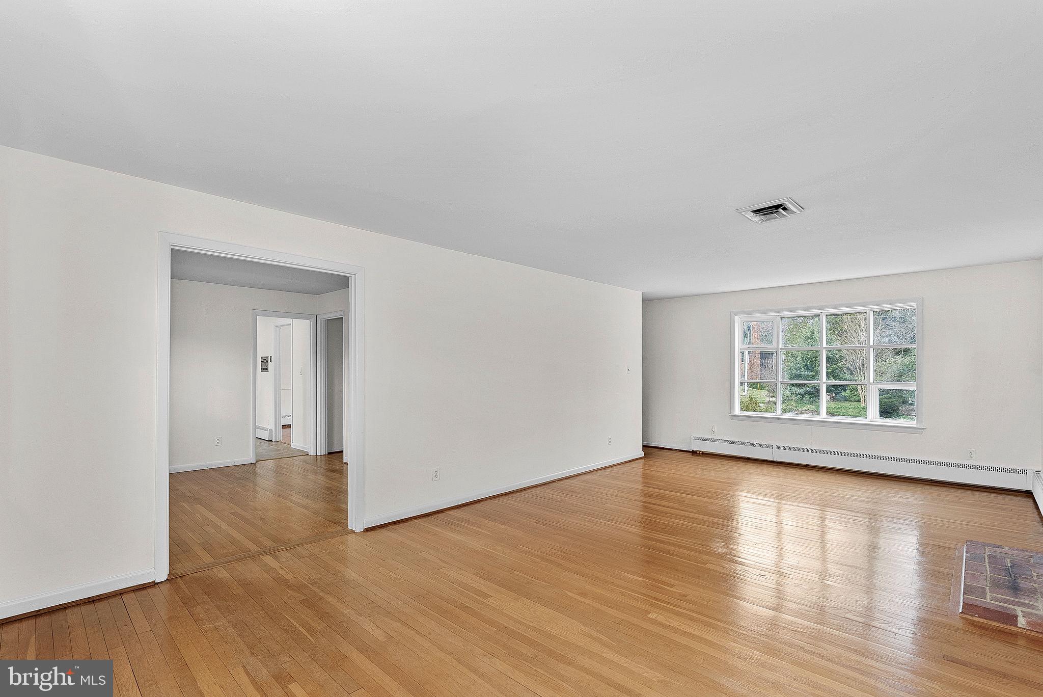 RIDGE MANOR - Residential
