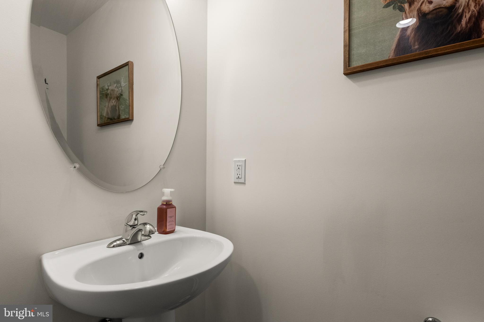 WHISPERING PINES - Residential