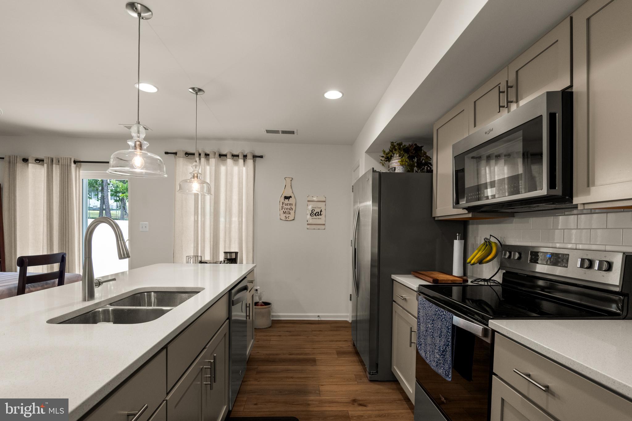 WHISPERING PINES - Residential