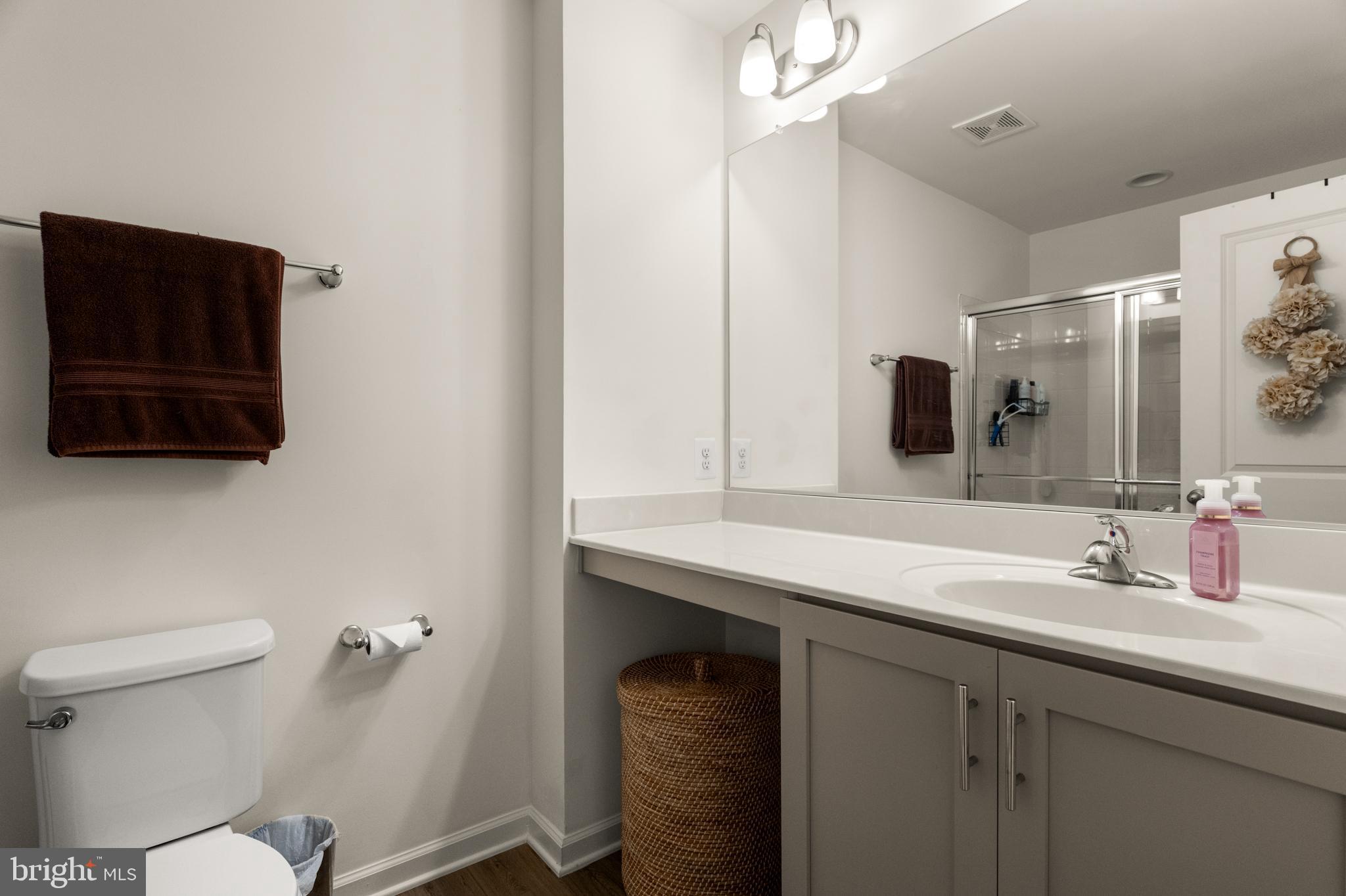 WHISPERING PINES - Residential
