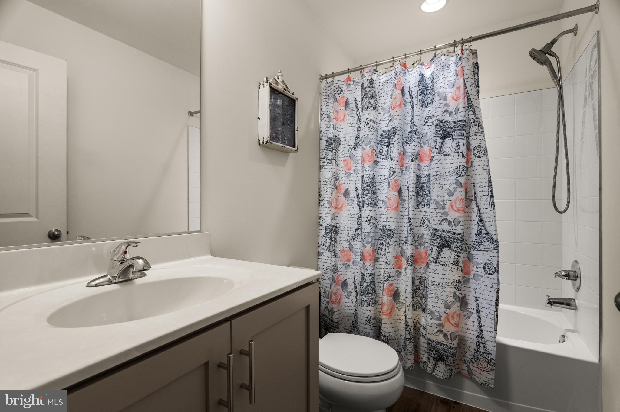 WHISPERING PINES - Residential