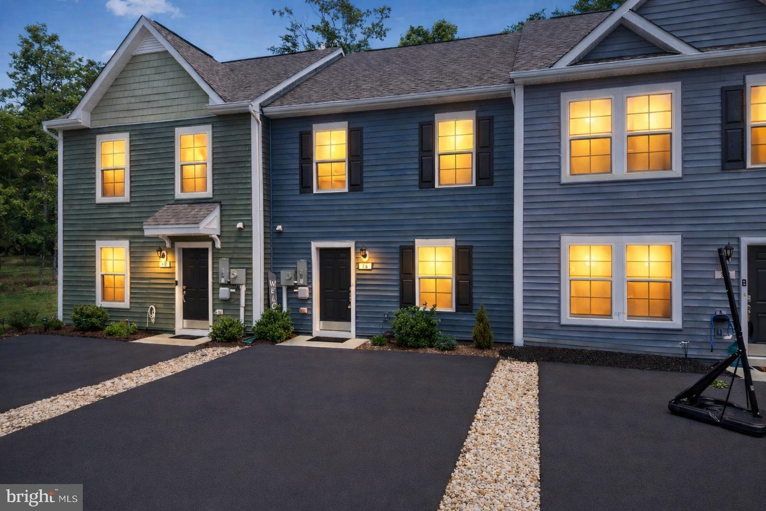 WHISPERING PINES - Residential