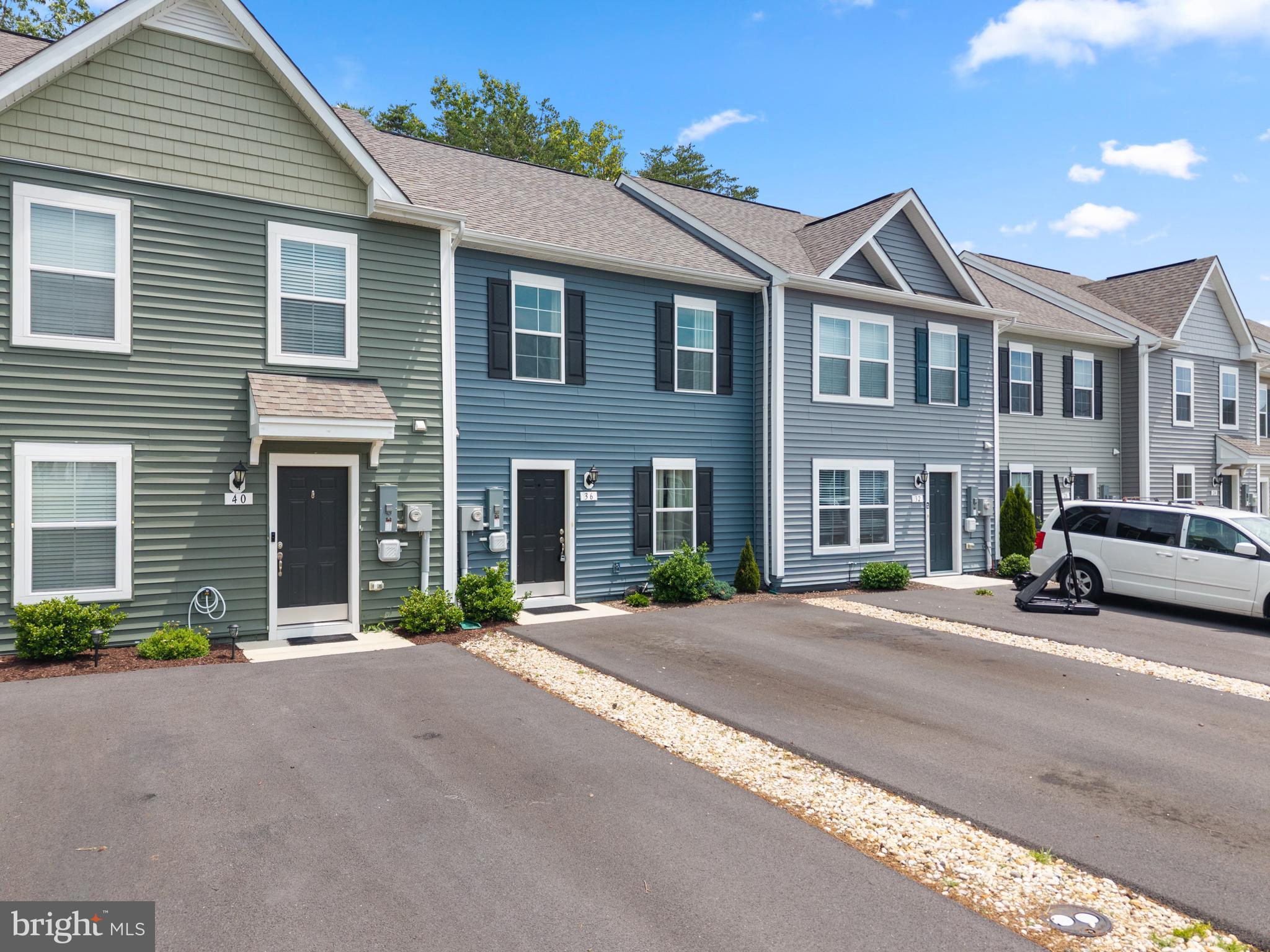 WHISPERING PINES - Residential