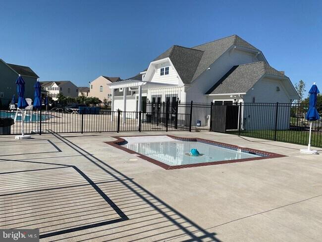 ELLENDALE - Residential