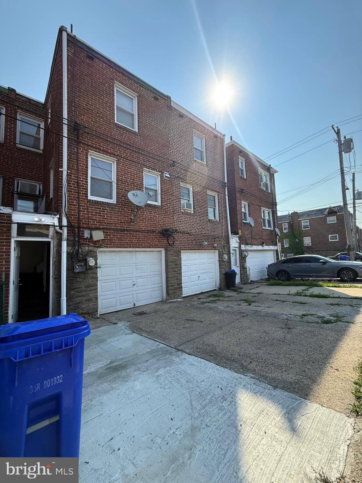 OXFORD CIRCLE - Residential