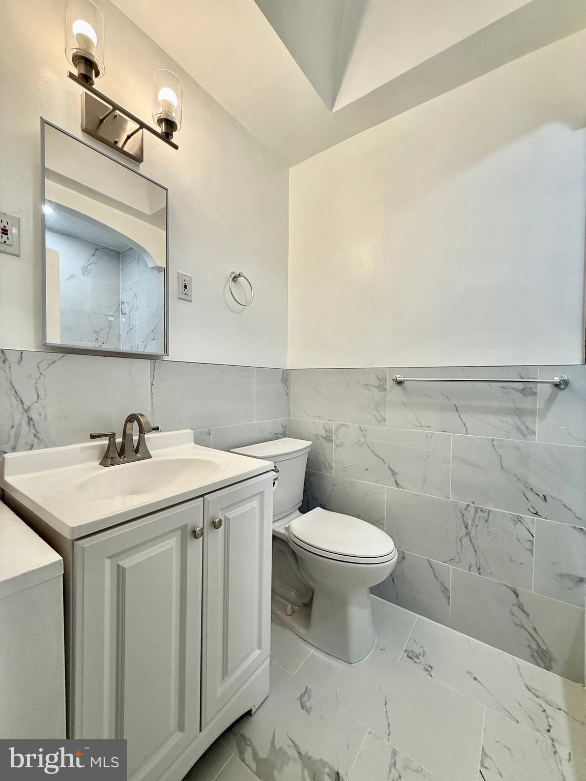 OXFORD CIRCLE - Residential