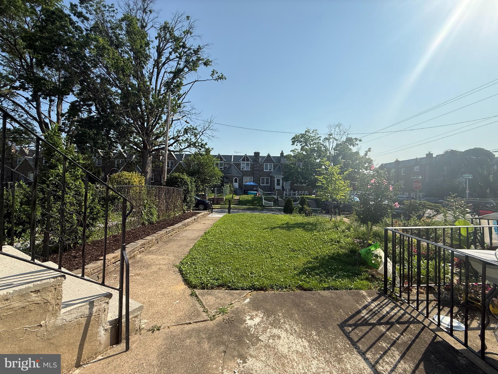 OXFORD CIRCLE - Residential