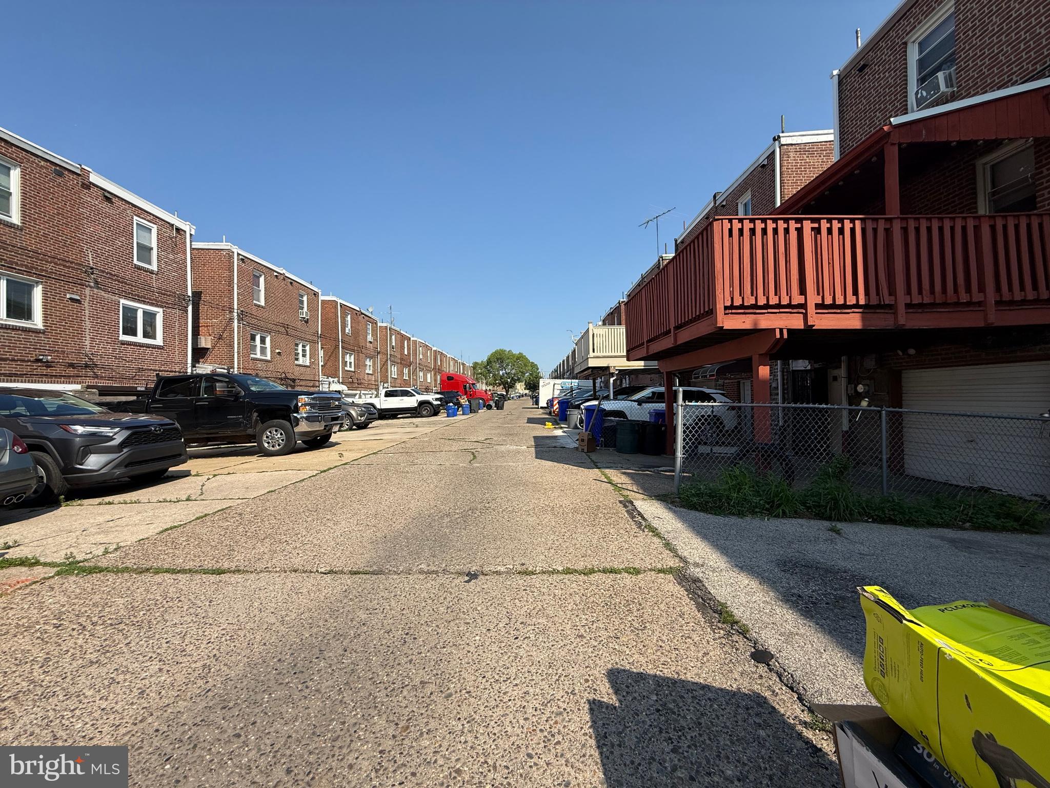 OXFORD CIRCLE - Residential