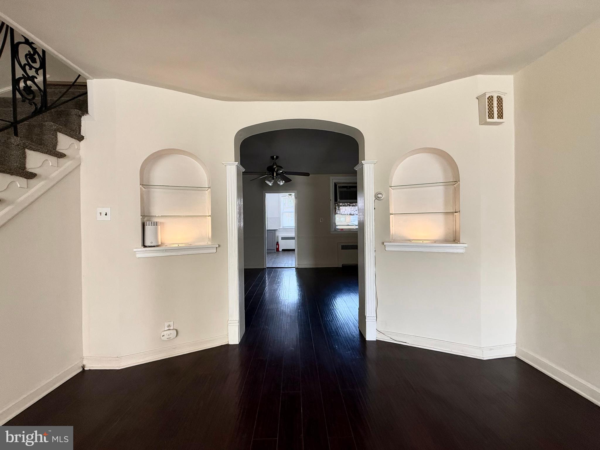OXFORD CIRCLE - Residential