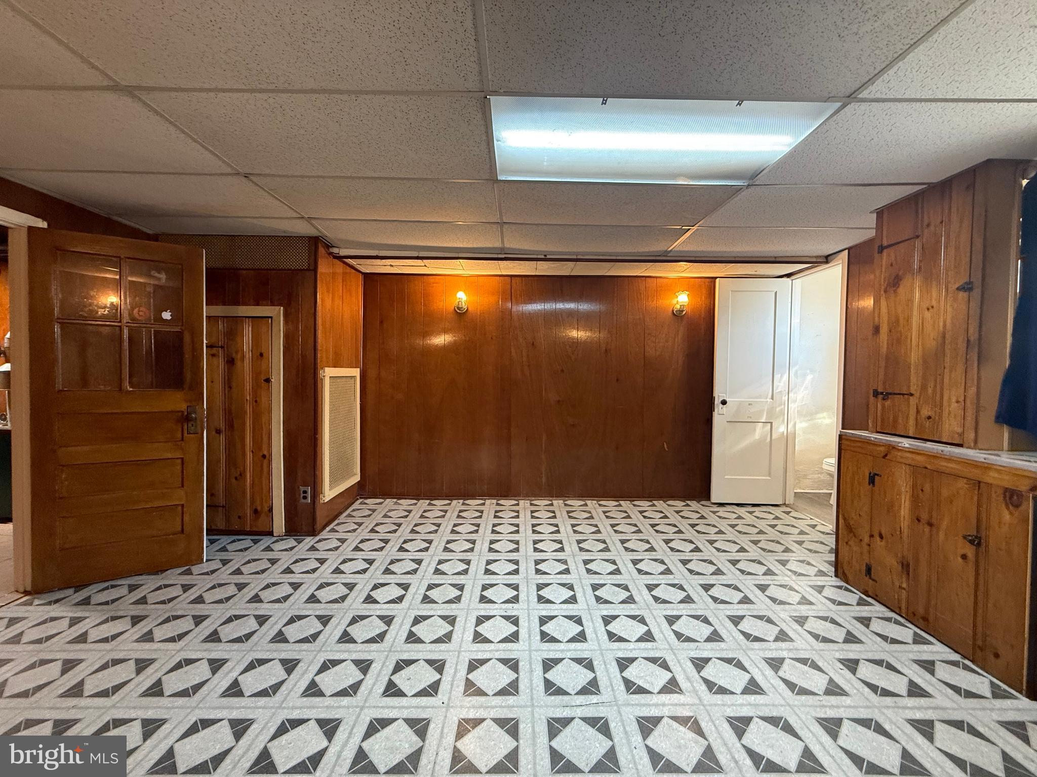 OXFORD CIRCLE - Residential