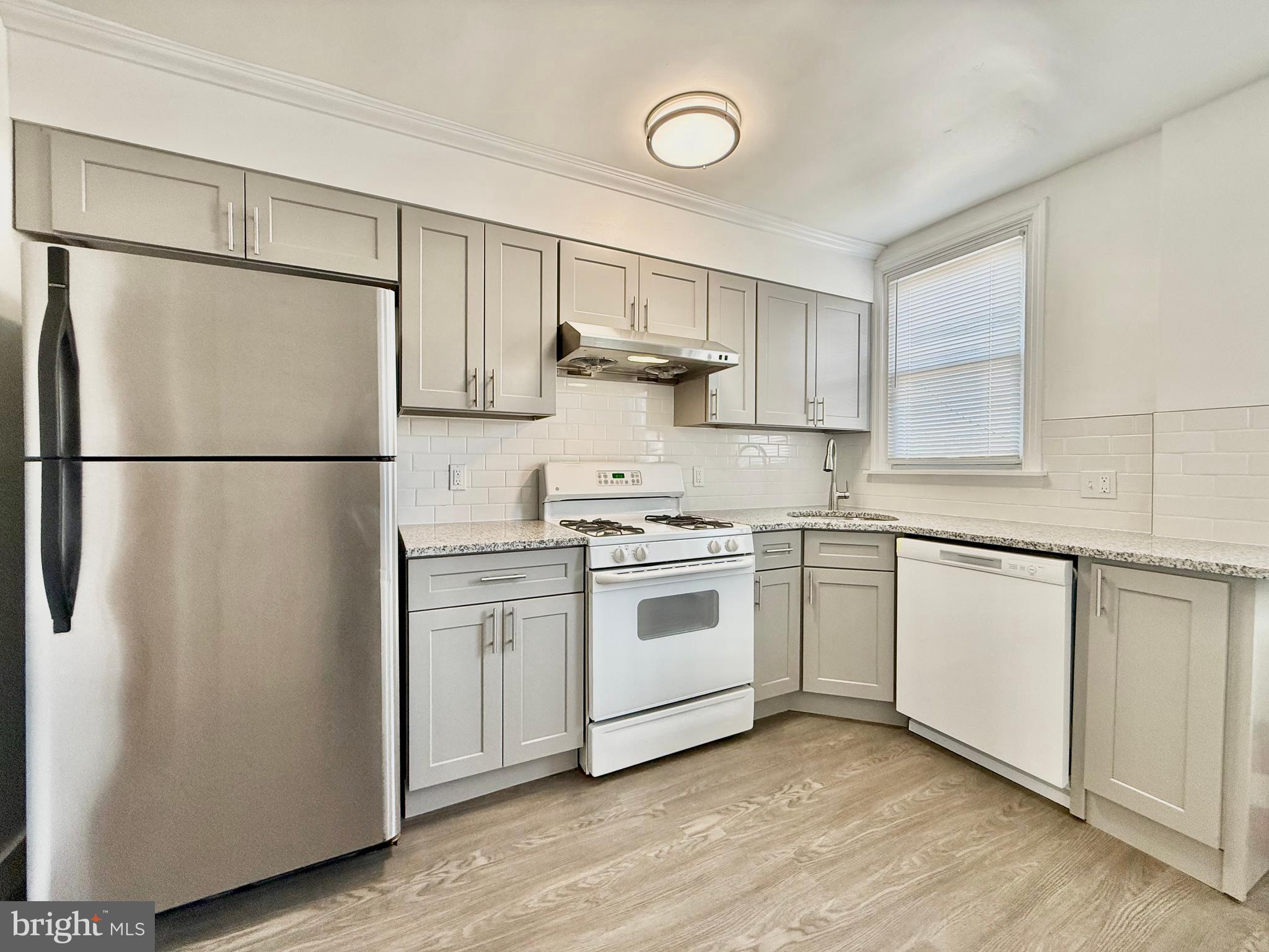 OXFORD CIRCLE - Residential