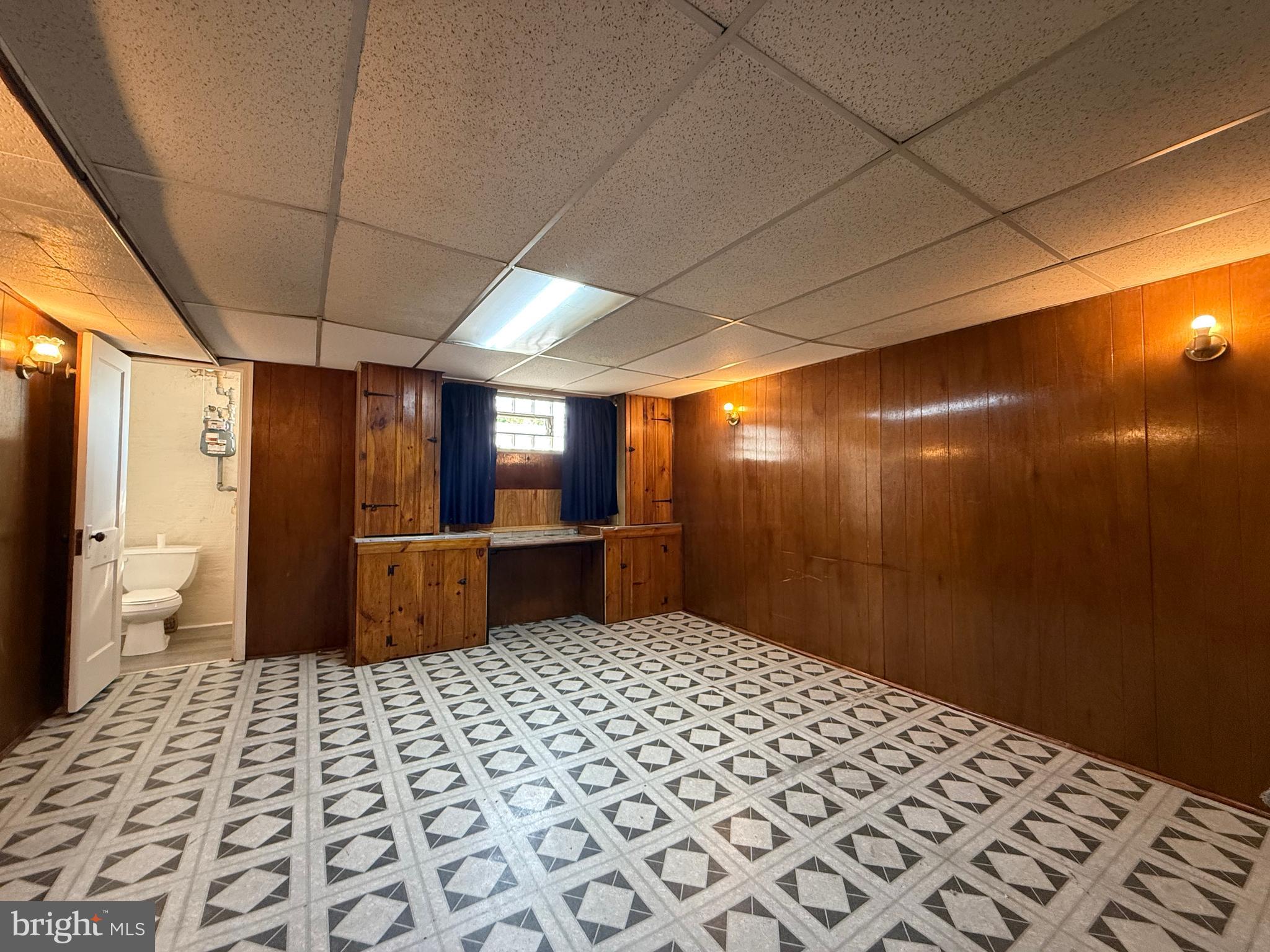 OXFORD CIRCLE - Residential