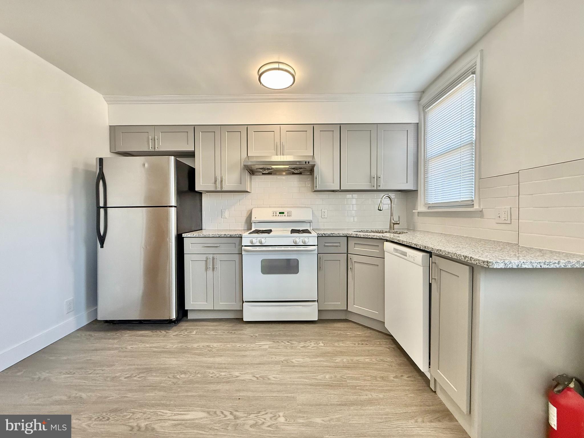 OXFORD CIRCLE - Residential