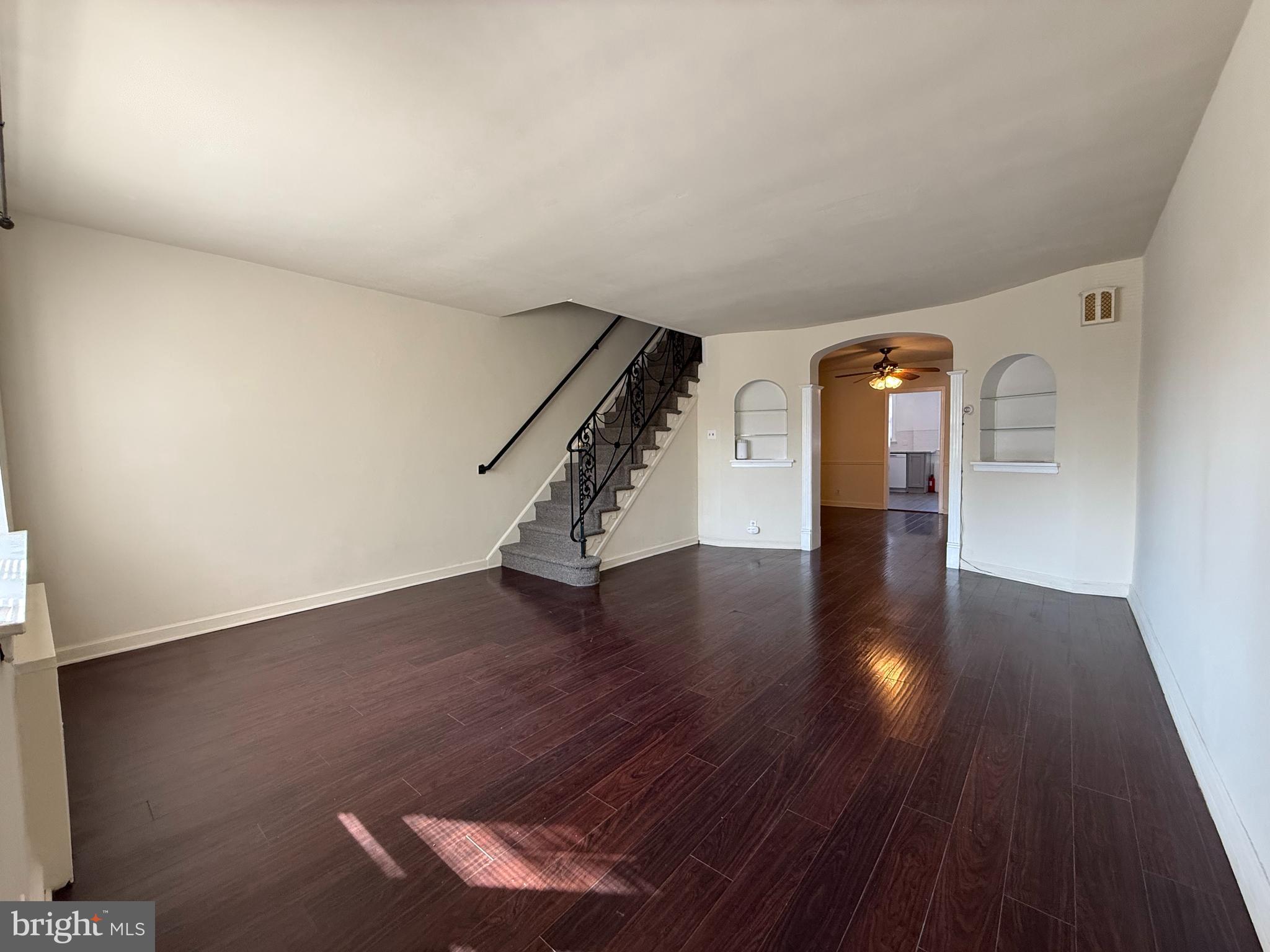 OXFORD CIRCLE - Residential