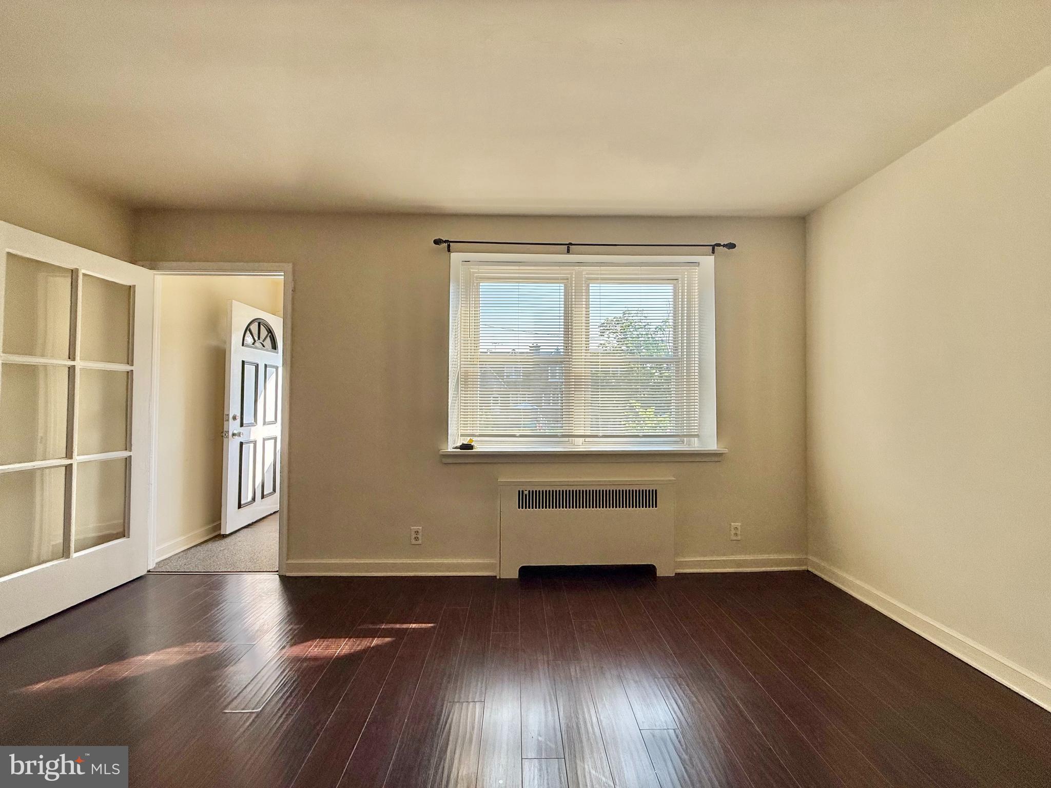 OXFORD CIRCLE - Residential