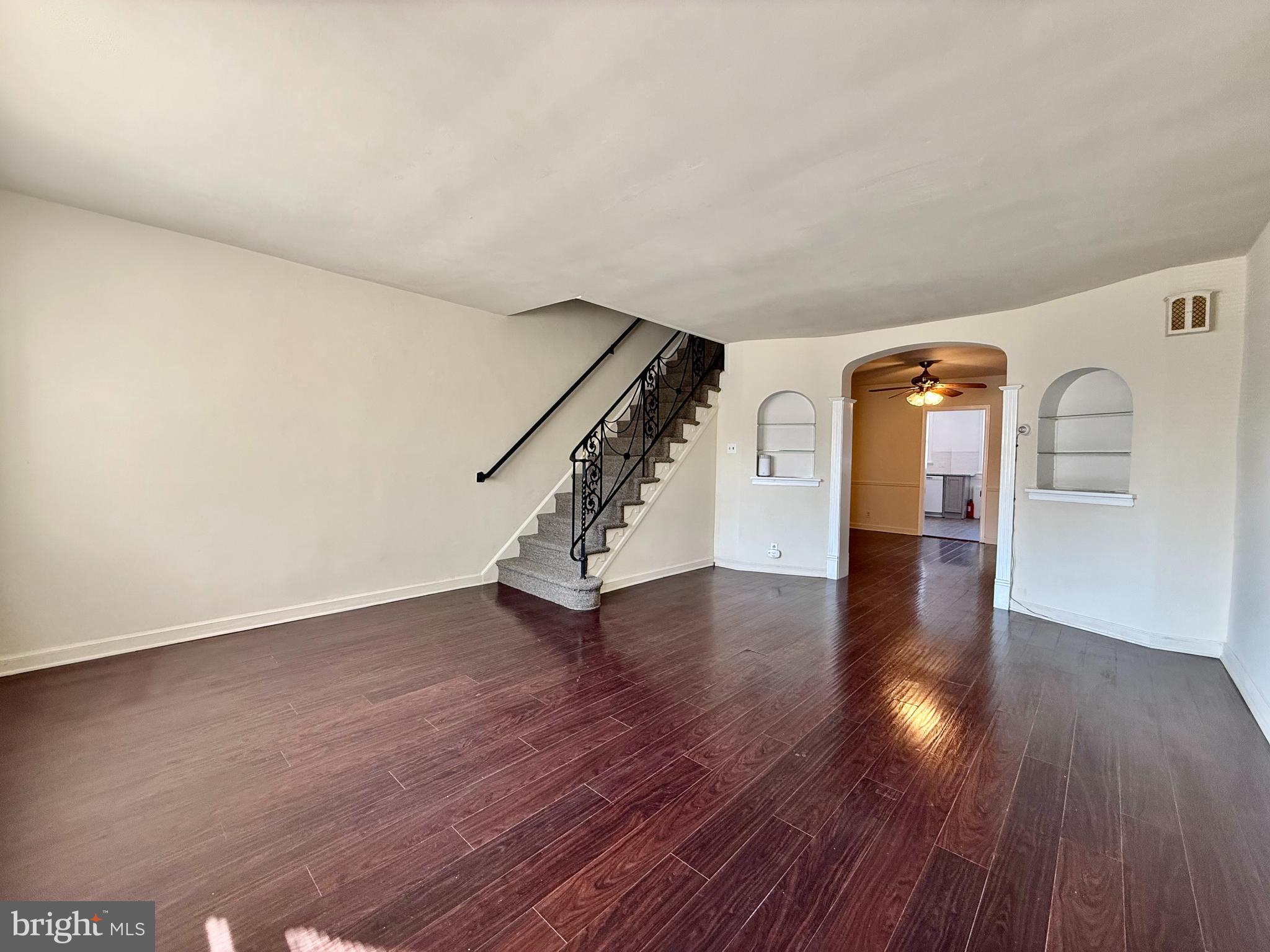 OXFORD CIRCLE - Residential