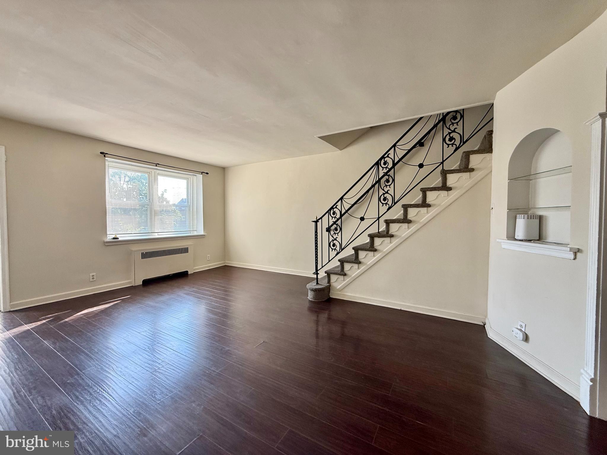 OXFORD CIRCLE - Residential