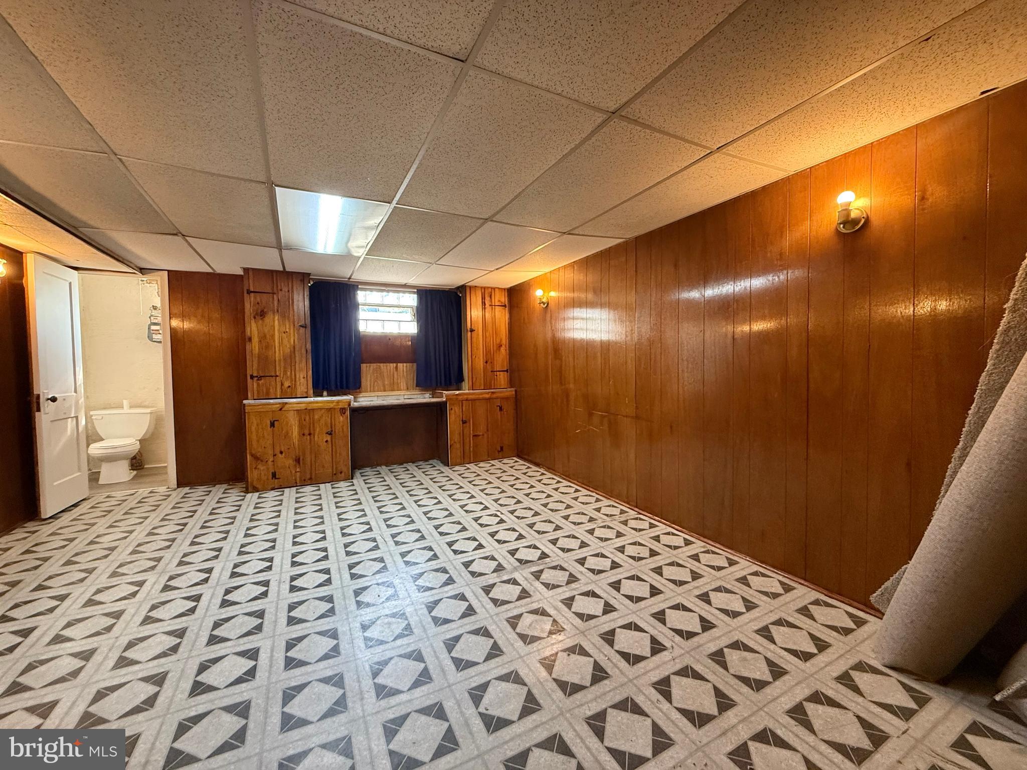 OXFORD CIRCLE - Residential