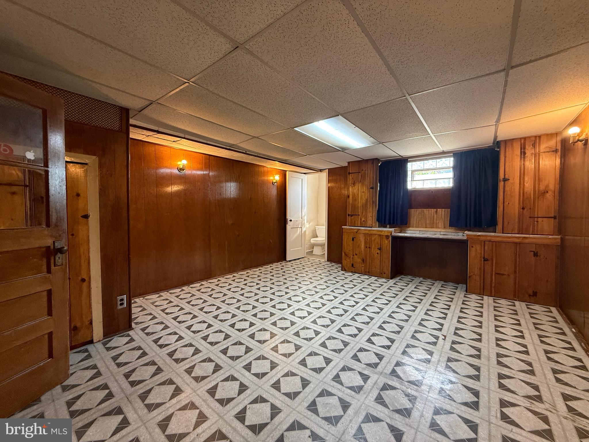 OXFORD CIRCLE - Residential