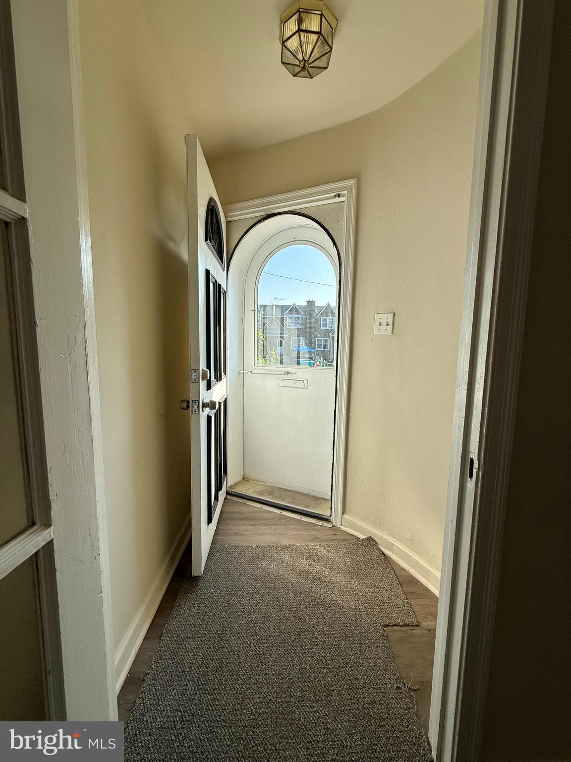 OXFORD CIRCLE - Residential