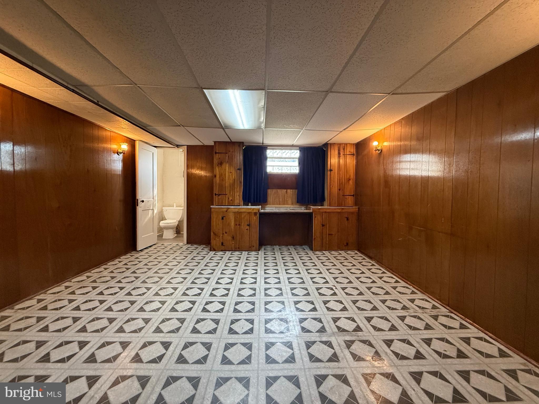 OXFORD CIRCLE - Residential