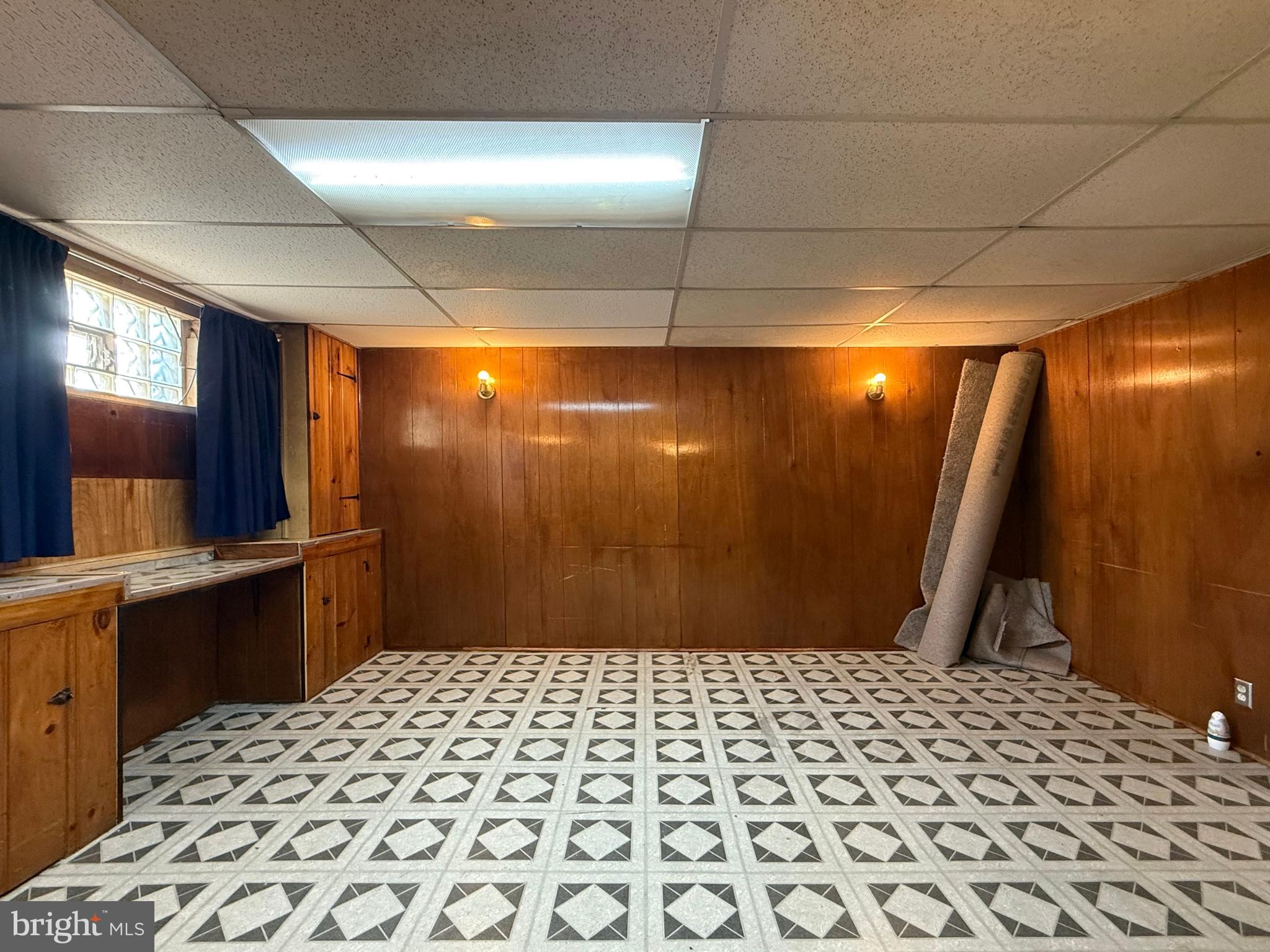 OXFORD CIRCLE - Residential