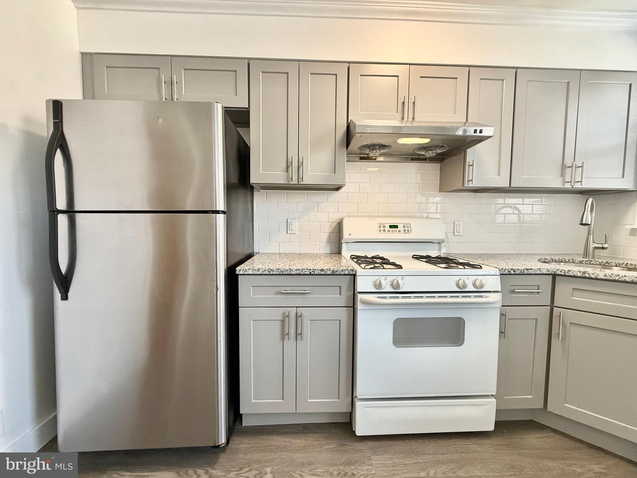 OXFORD CIRCLE - Residential