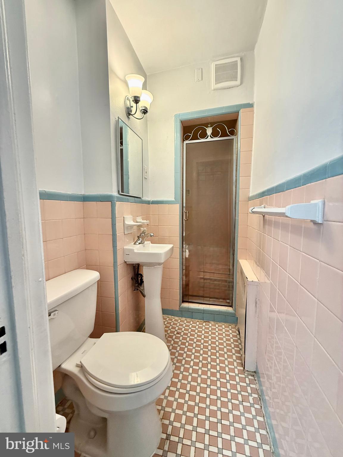 OXFORD CIRCLE - Residential
