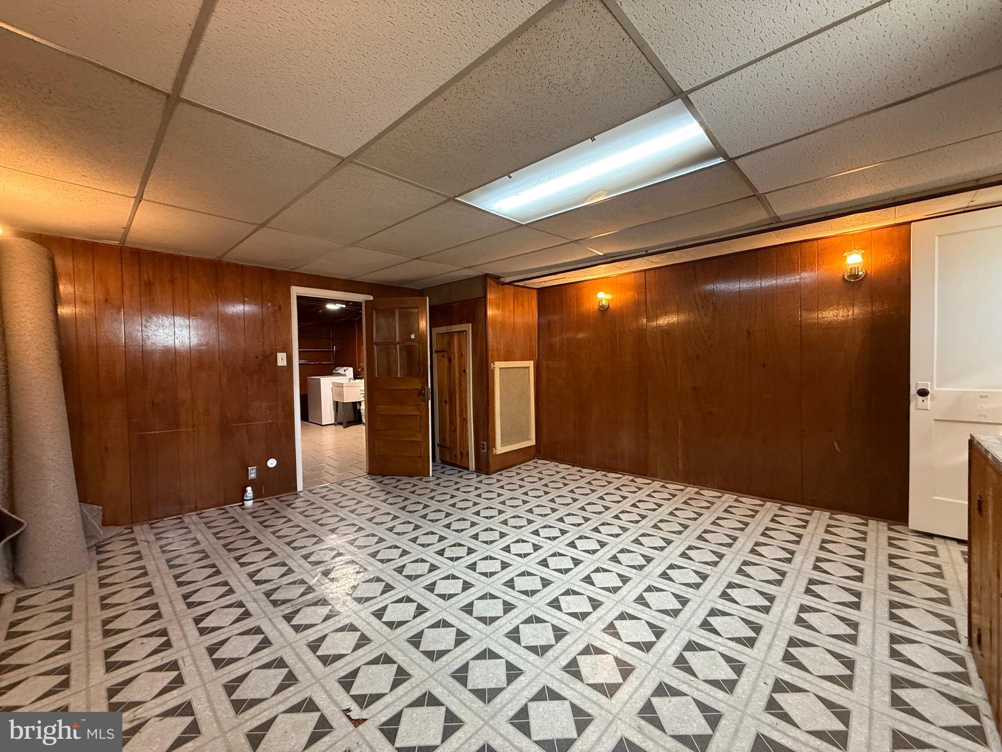 OXFORD CIRCLE - Residential