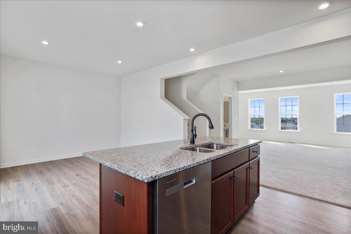 OVERLOOK AT RIVERSIDE TOWNHOMES - Residential Lease