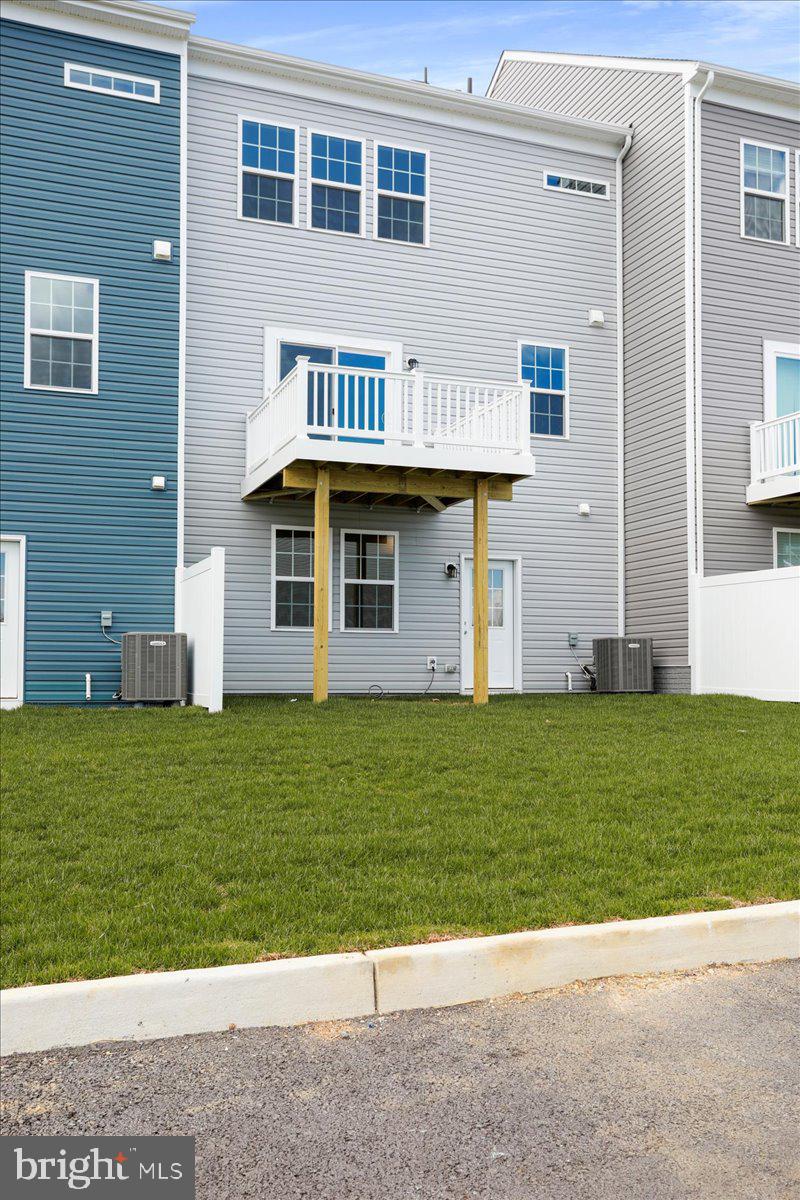 OVERLOOK AT RIVERSIDE TOWNHOMES - Residential Lease