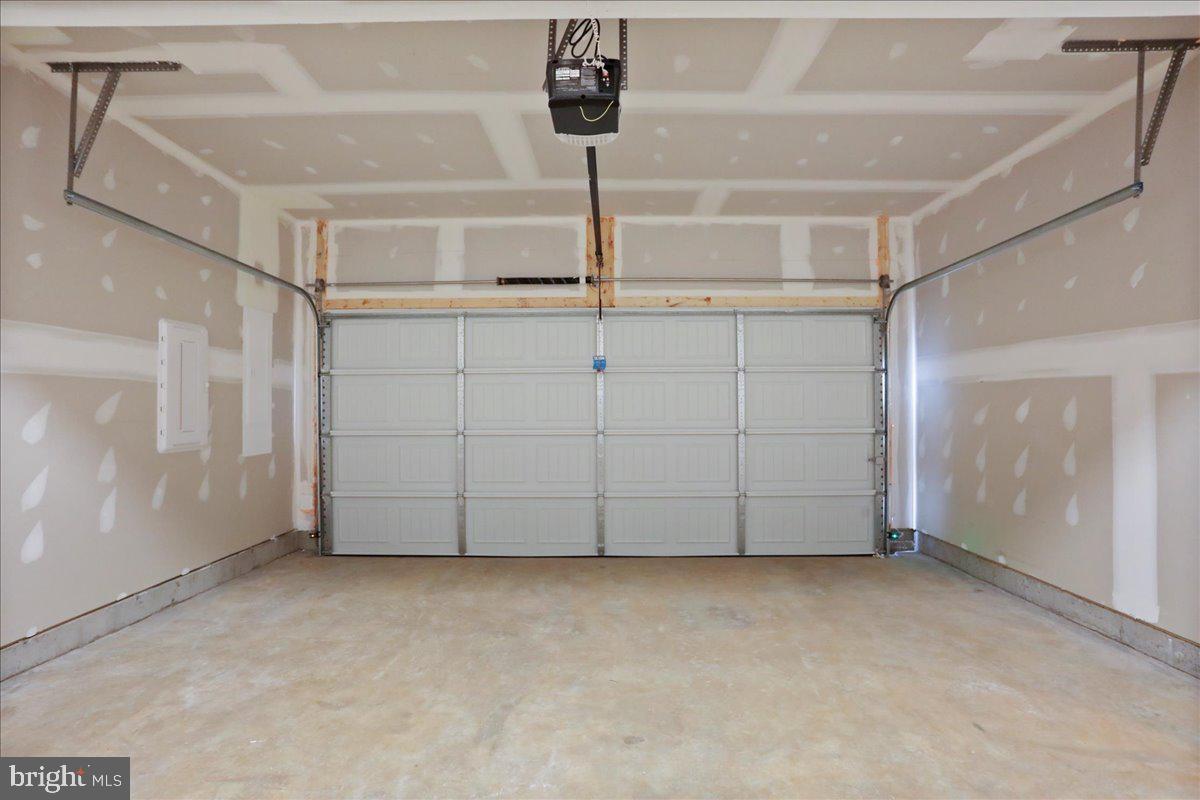 OVERLOOK AT RIVERSIDE TOWNHOMES - Residential Lease