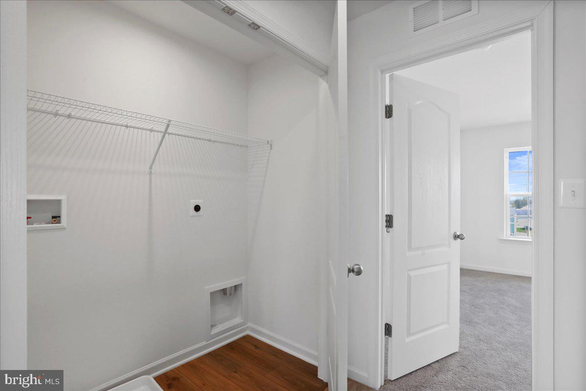 OVERLOOK AT RIVERSIDE TOWNHOMES - Residential Lease