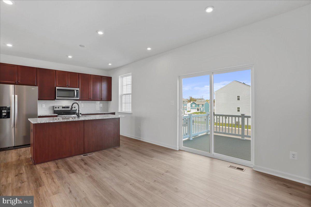 OVERLOOK AT RIVERSIDE TOWNHOMES - Residential Lease