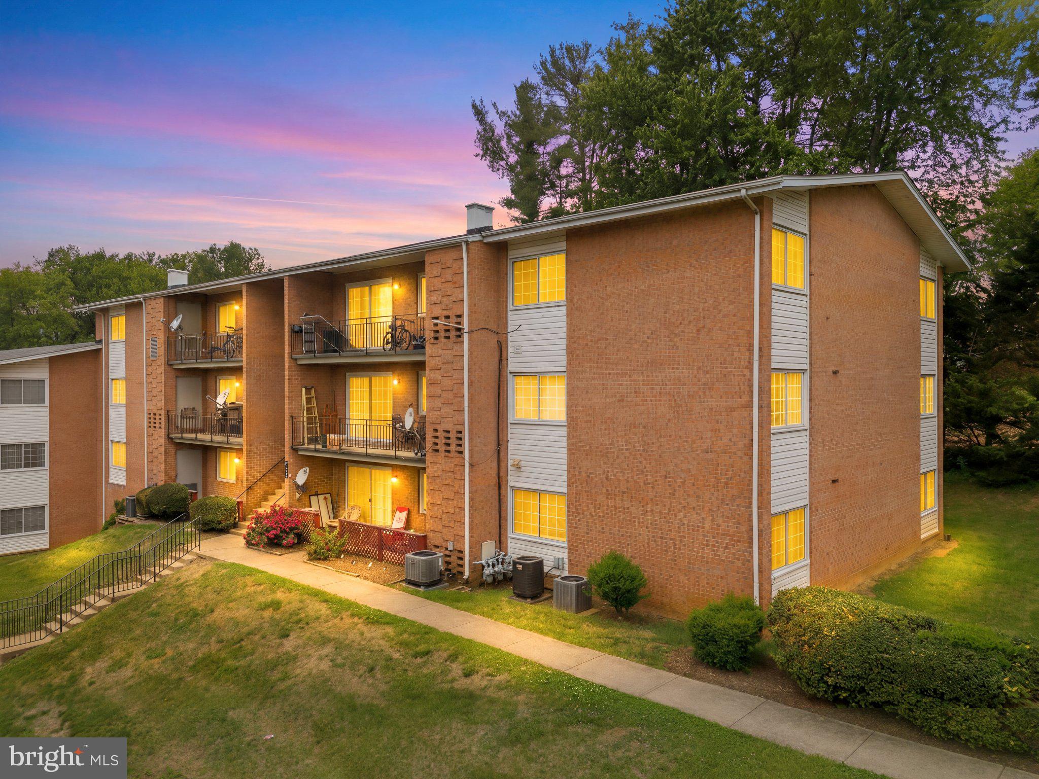COMPLETELY RENOVATED 3-BEDROOM CONDO WITH BRAND-NEW STAINLESS STEEL APPLIANCES, WATER INCLUDED IN THE CONDO FEE, AND PRICED UNDER $300,000!

Move right into this beautifully updated 3-bedroom, 2-bath condo in the heart of Warrenton. Featuring new flooring, fresh paint, updated bathrooms, and a bright open layout, this home offers modern style and exceptional value.

The stunning kitchen showcases brand-new stainless steel appliances, granite countertops, a stylish backsplash, a center island, and 42-inch cabinetry with abundant storage. The spacious living and dining areas open to a private balcony, while the primary suite features a walk-in closet and updated private bath.

Enjoy the convenience of an in-unit washer and dryer, extra storage, two parking passes, and low-maintenance living with water, exterior maintenance, lawn care, and snow removal included in the condo fee.

Conveniently located near shopping, dining, parks, and commuter routes, this move-in-ready home is one of Warrenton’s best values. Schedule your tour today!