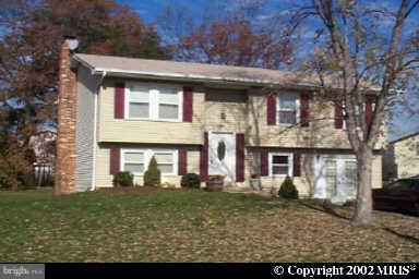 Home will need kitchen counters, flooring, carpet and paint, some electric work, drywall patches and wood trim.  Electric is turned off. Roof is in good condition. Nice yard on cul-de-sac.
