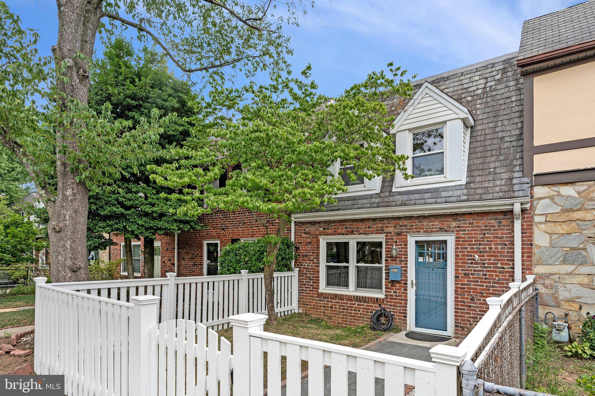 GLEBEWOOD VILLAGE - Residential