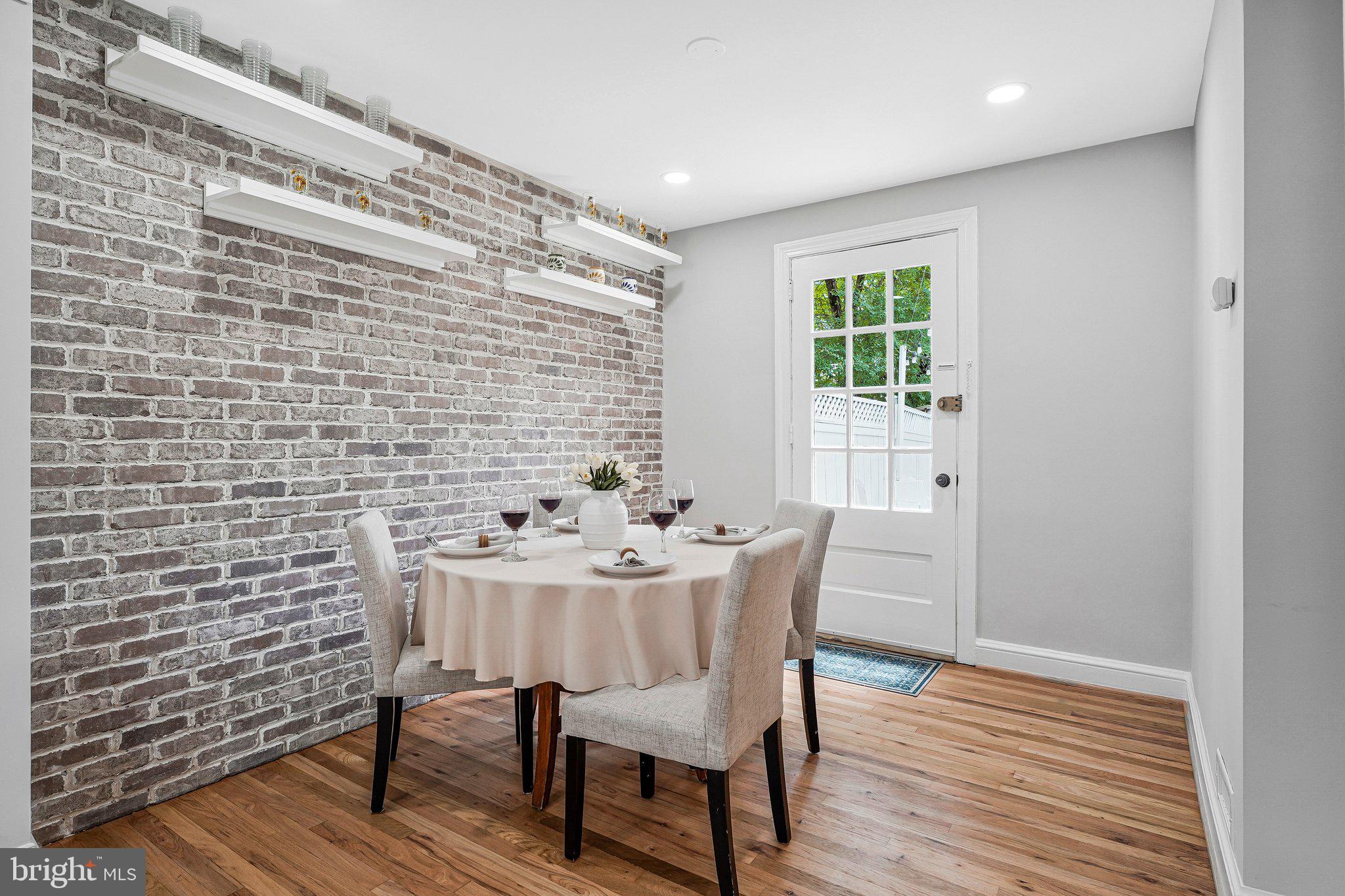 GLEBEWOOD VILLAGE - Residential