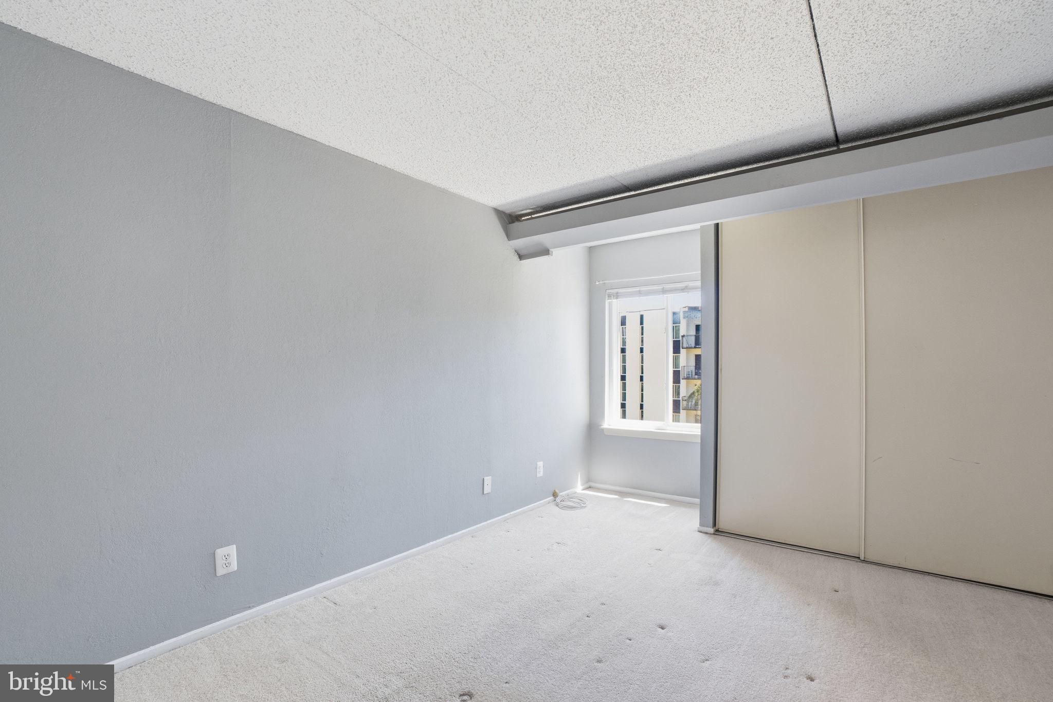 EOS TWENTY-ONE - Residential