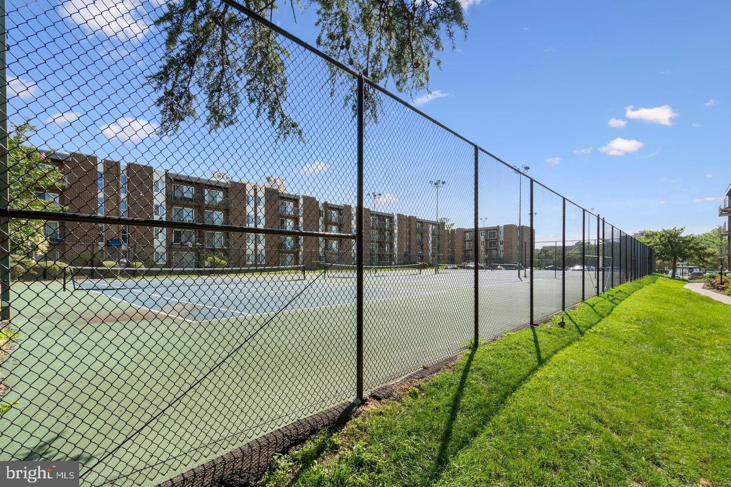 EOS TWENTY-ONE - Residential