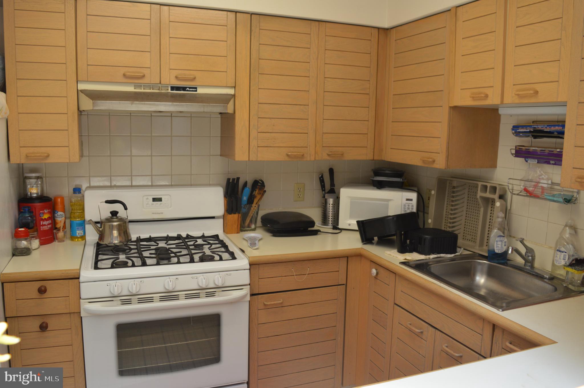 MAYFAIR (WEST) - Residential Income