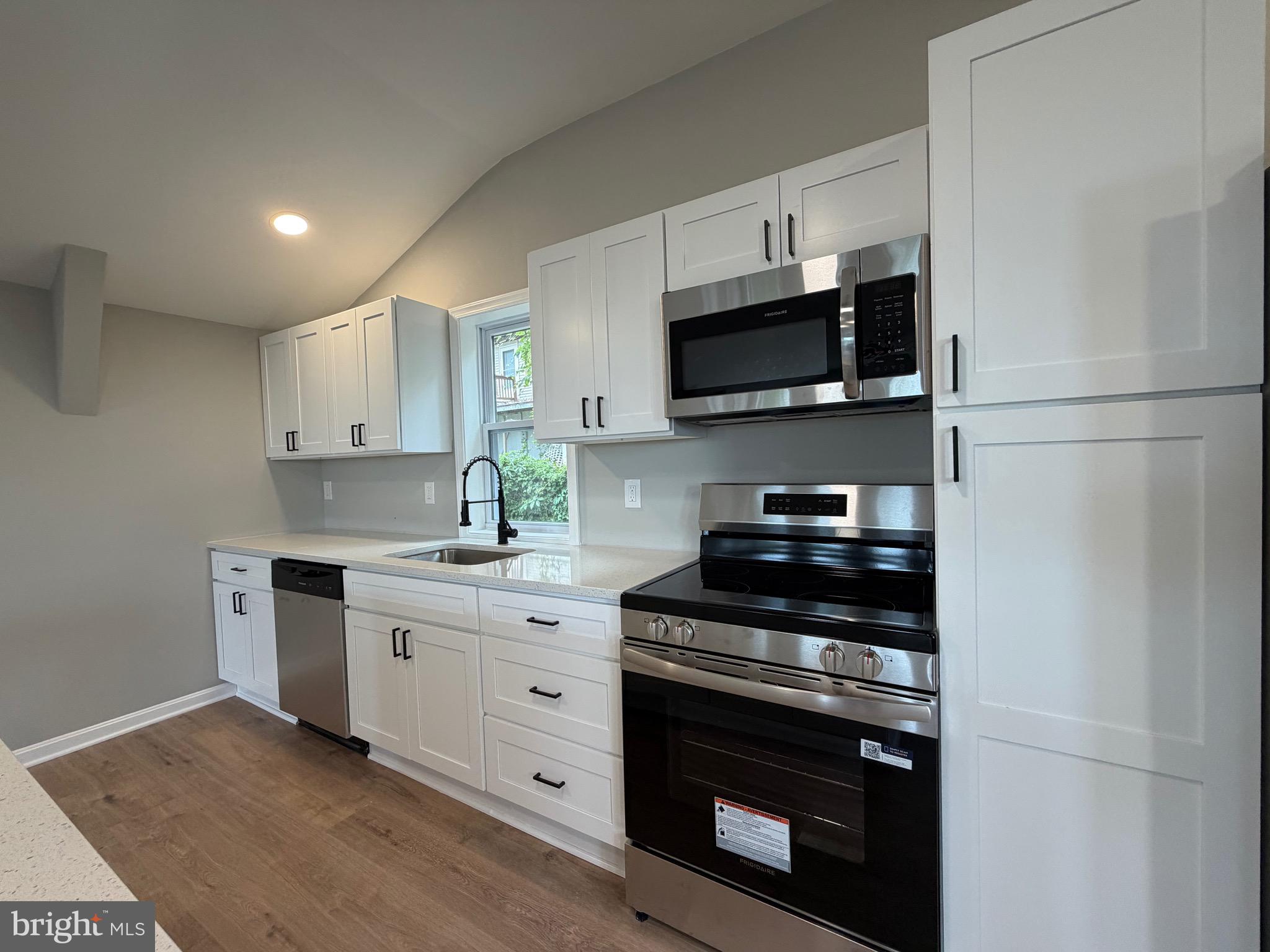 LONG BEACH - Residential